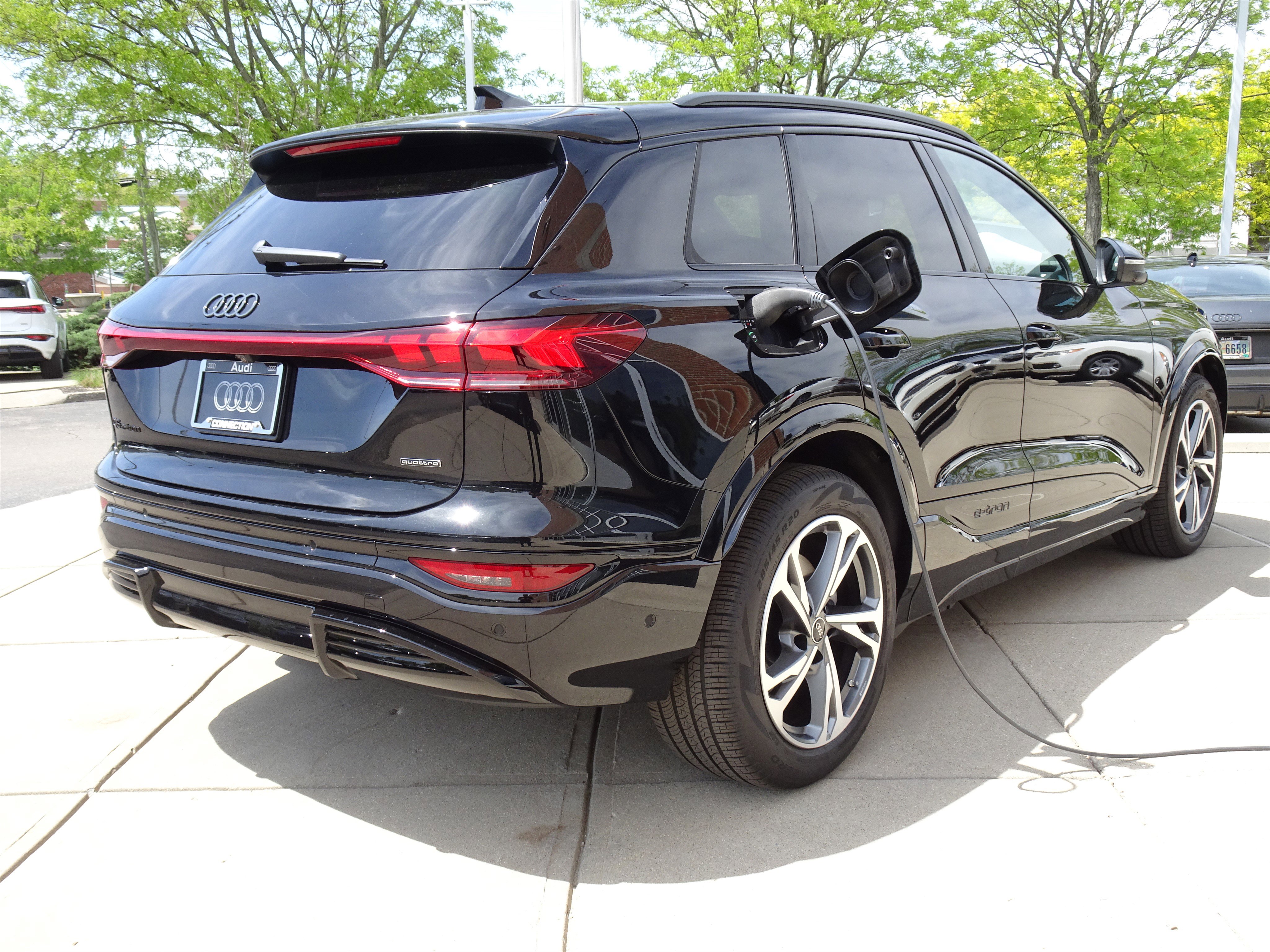New 2027 Audi Q6 e-tron Prestige AWD/4WD image 4