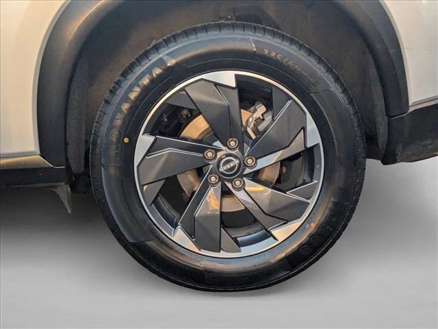 Used 2024 Nissan Rogue SV image 23