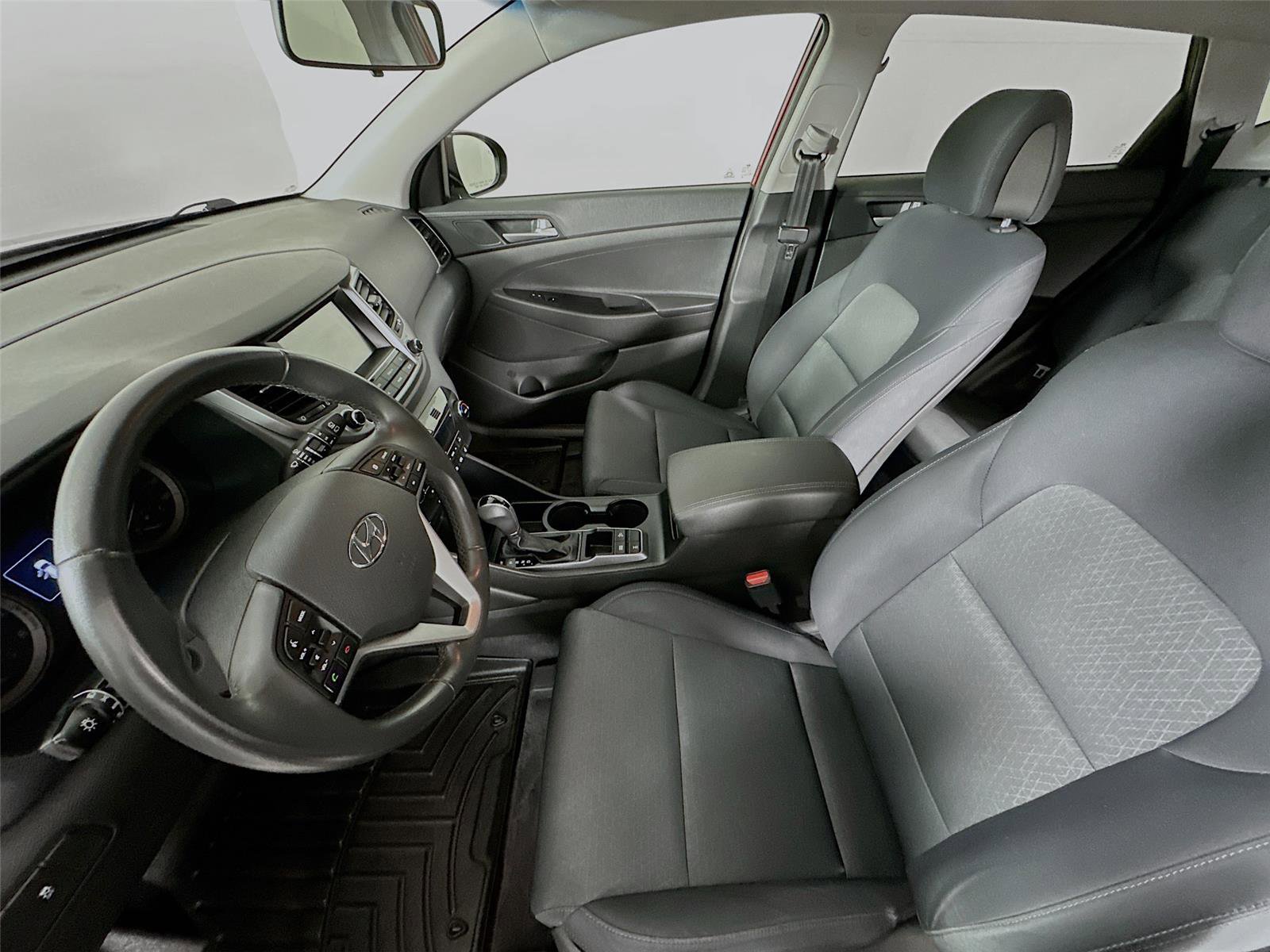 Used 2018 Hyundai Tucson Sport image 11