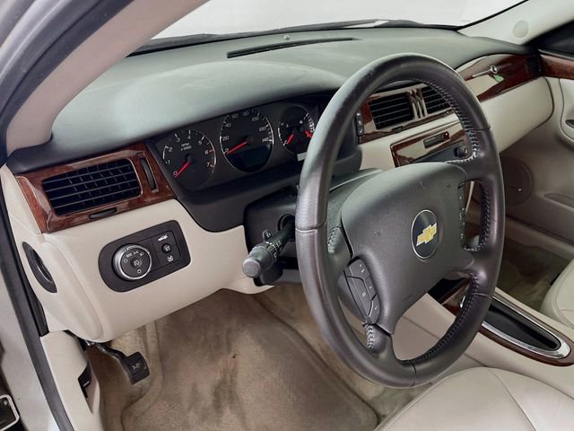 Used 2011 Chevrolet Impala LT w/ Luxury Edition Package FWD image 10