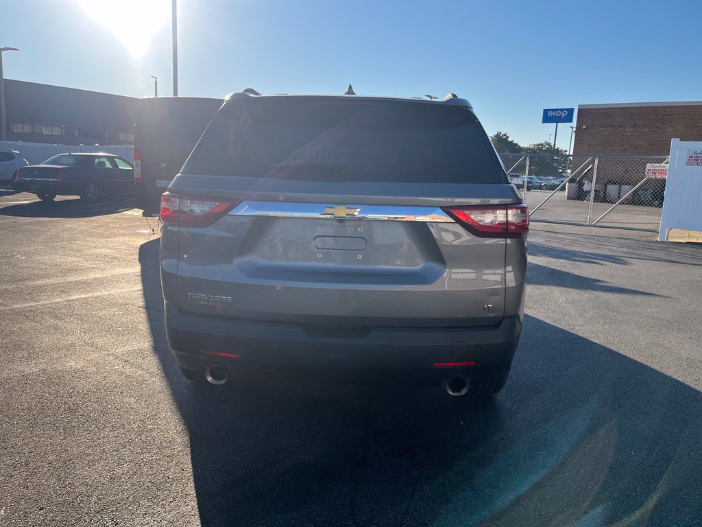 Used 2019 Chevrolet Traverse LT FWD image 2