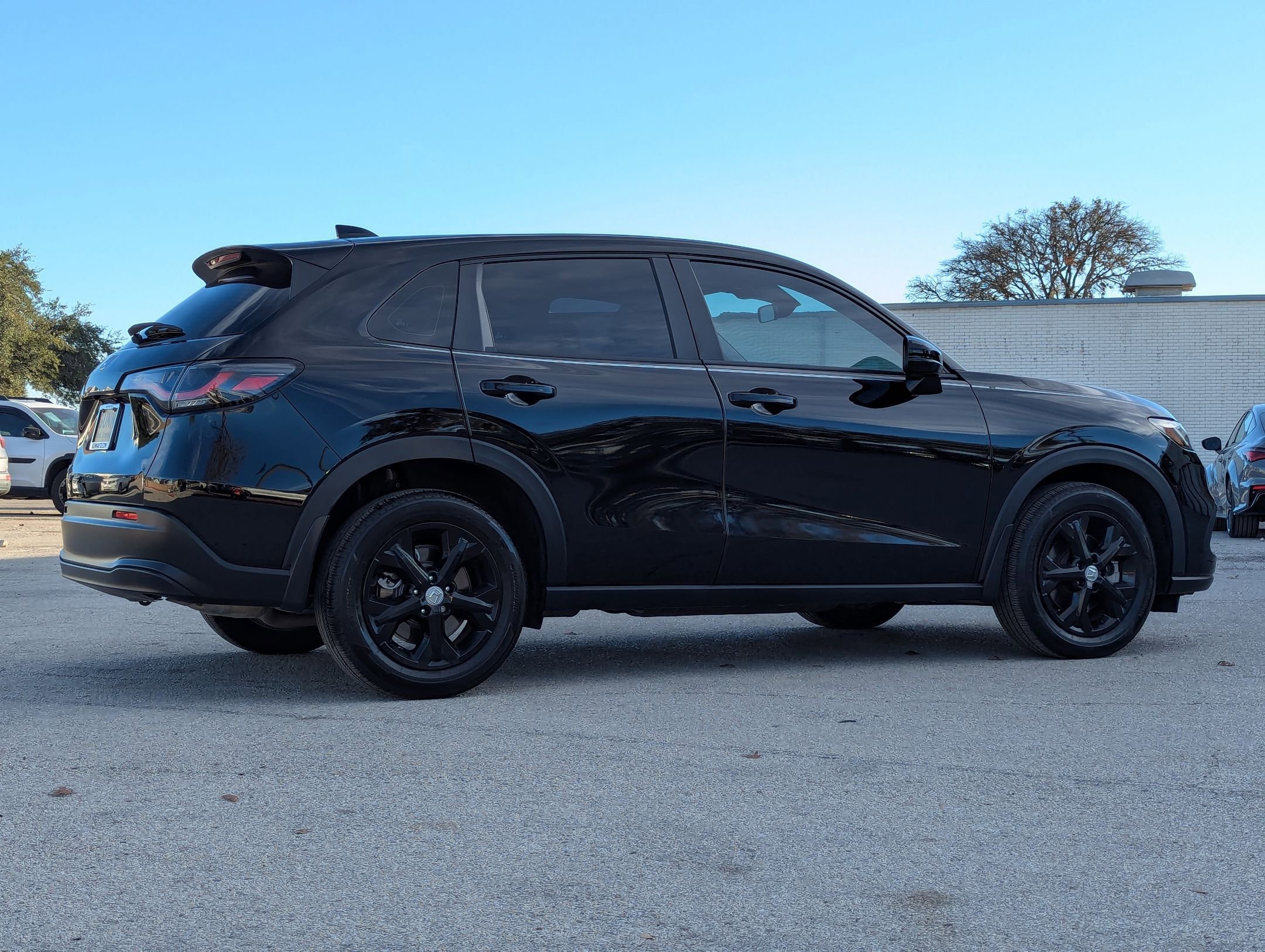 Used 2025 Honda HR-V LX image 4