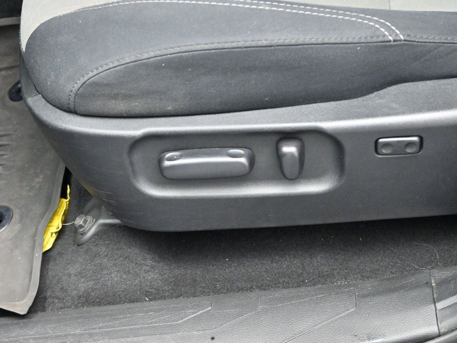 Used 2021 Toyota Tacoma TRD Off-Road image 15