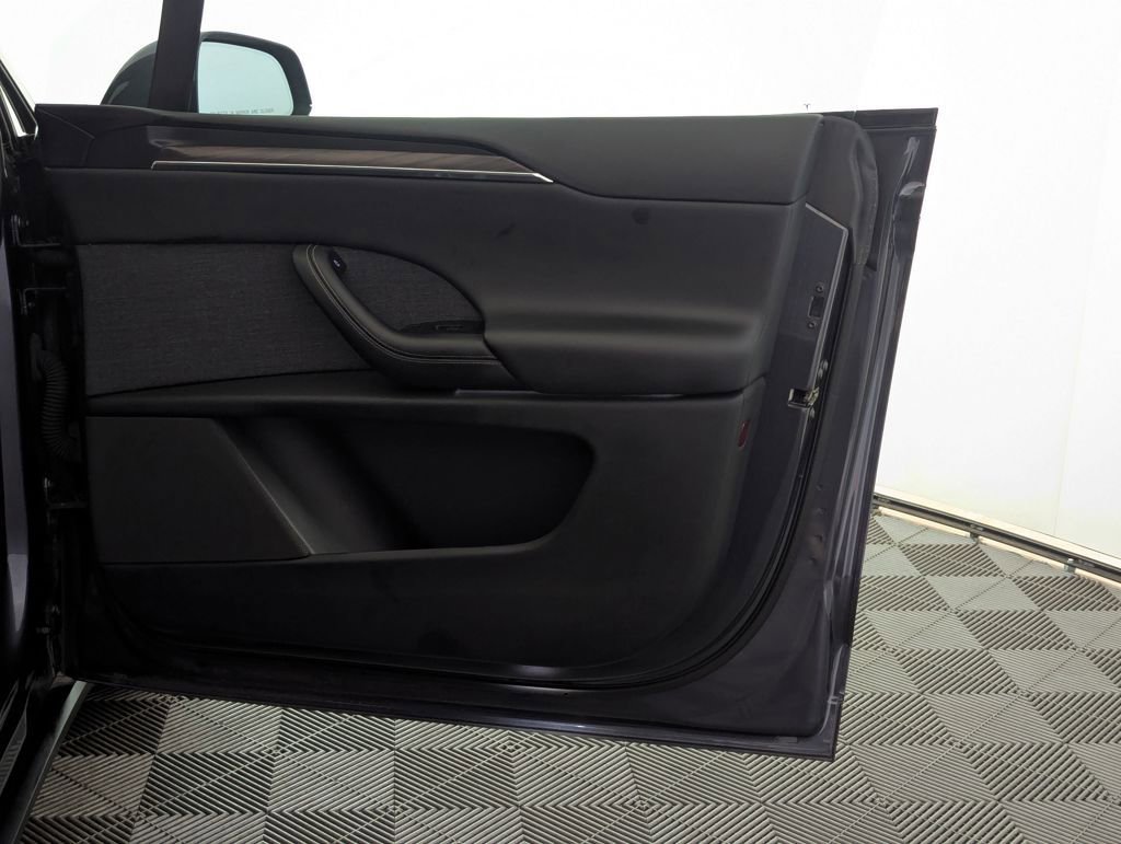 Used 2023 Tesla Model X image 82