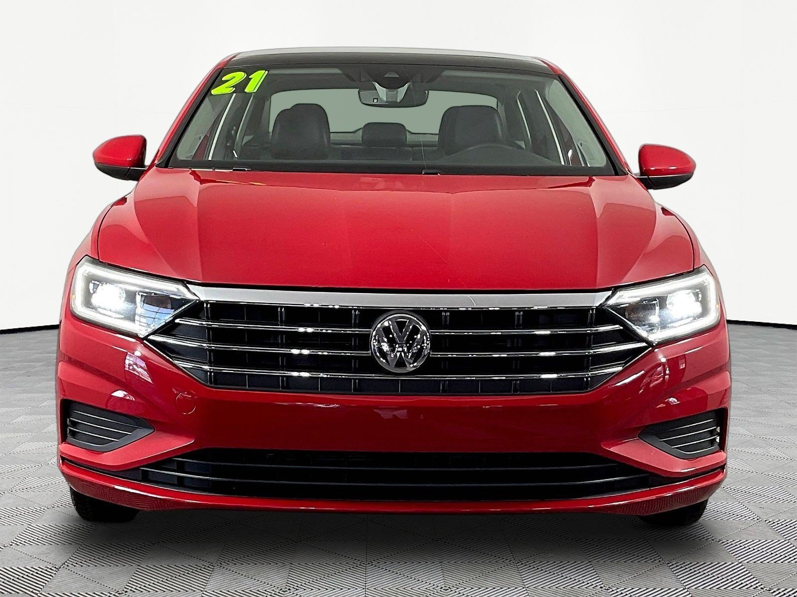 Used 2021 Volkswagen Jetta SEL FWD image 2