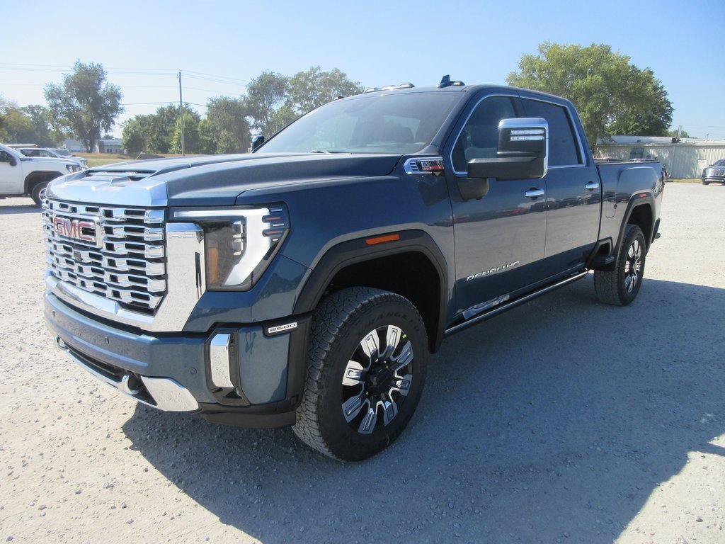 New 2026 GMC Sierra 2500 Denali w/ Denali Reserve Package image 11