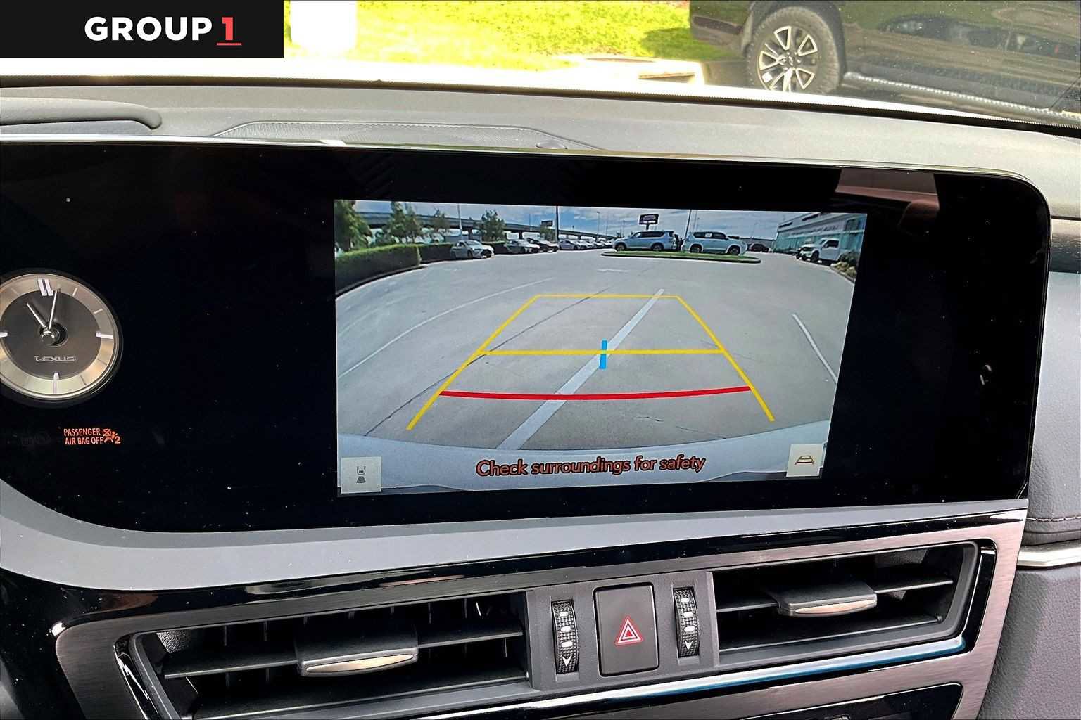 Used 2025 Lexus ES 350 w/ Premium Package image 24