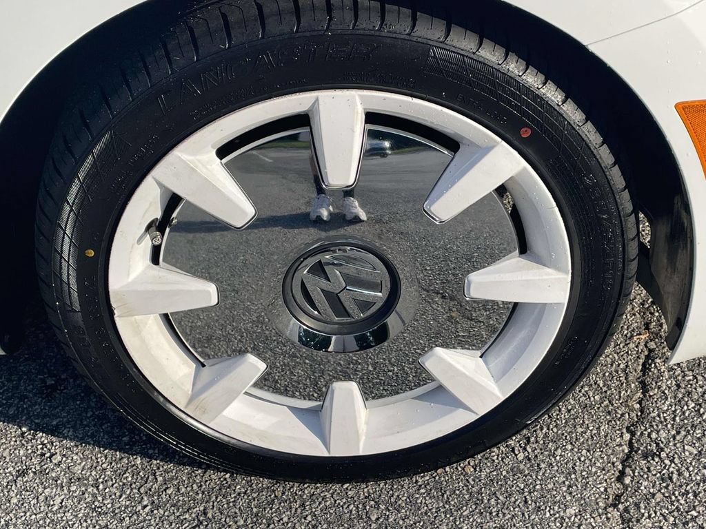 Used 2019 Volkswagen Beetle 2.0T Final Edition SEL FWD image 8