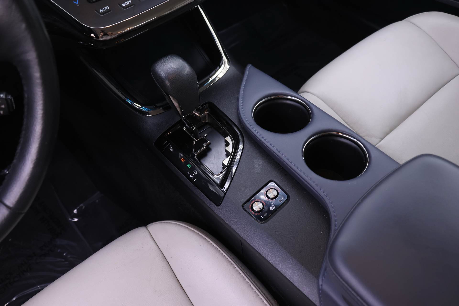 Used 2014 Toyota Avalon XLE FWD image 13