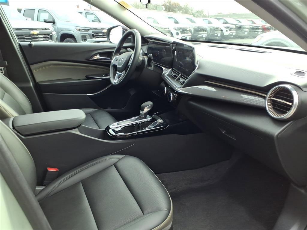 Used 2025 Chevrolet Trax ACTIV w/ Sunroof Package image 21