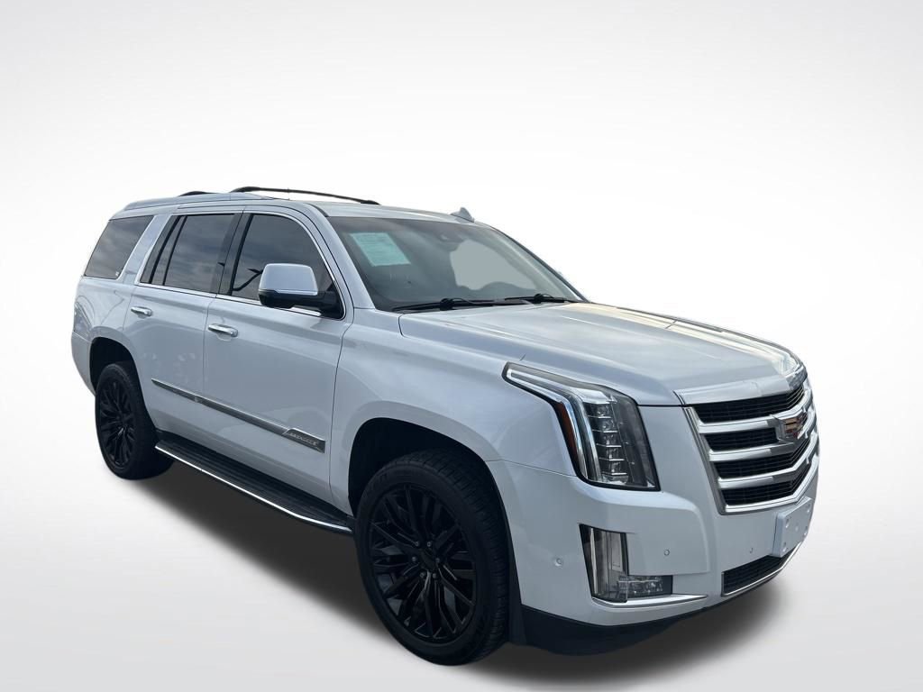 Used 2019 Cadillac Escalade Luxury image 3