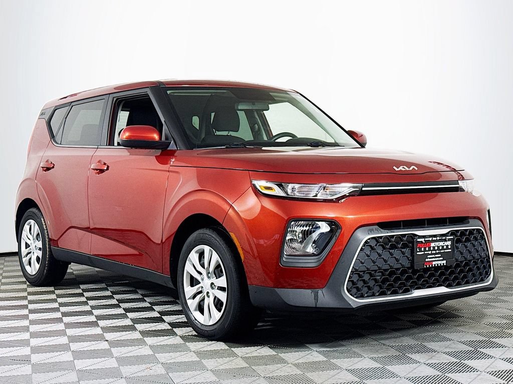 Used 2022 Kia Soul LX FWD image 1