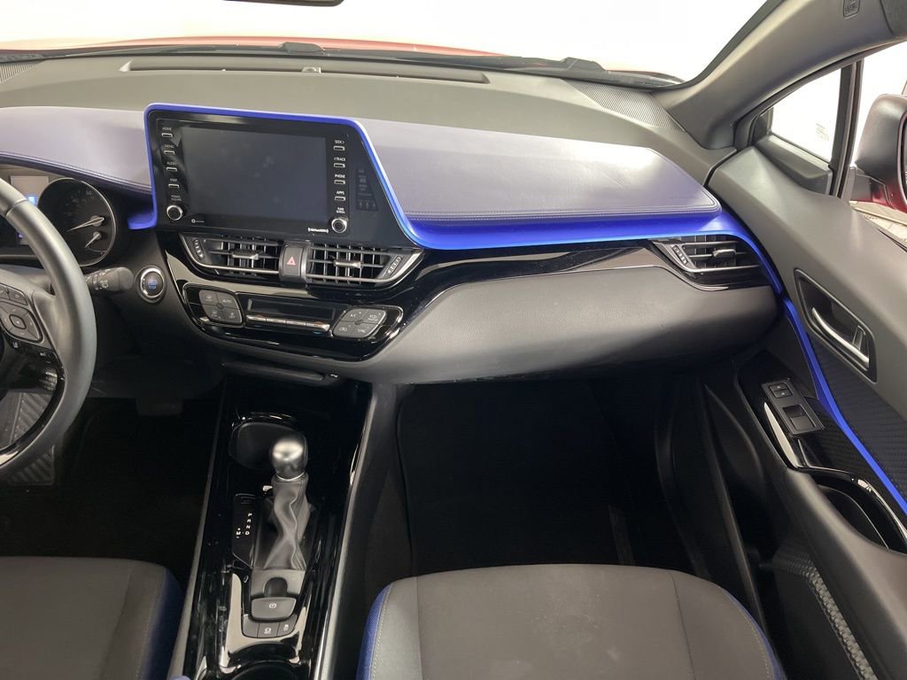 Used 2020 Toyota C-HR XLE image 16