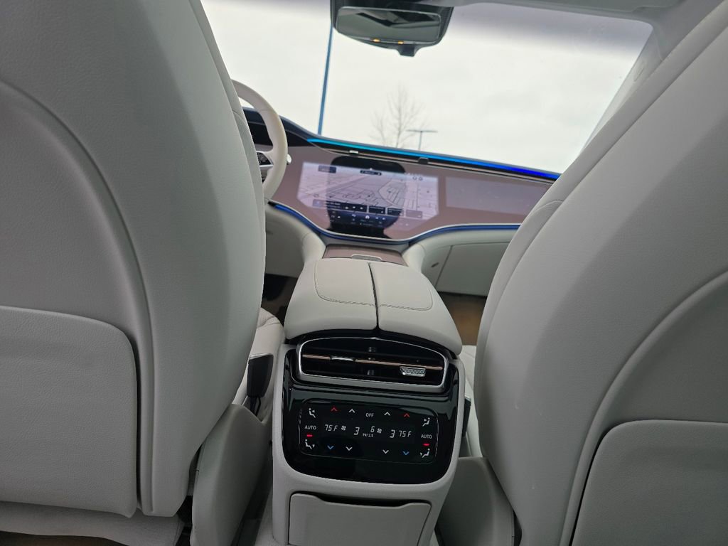 Certified 2022 Mercedes-Benz EQS 580 4MATIC Sedan image 26
