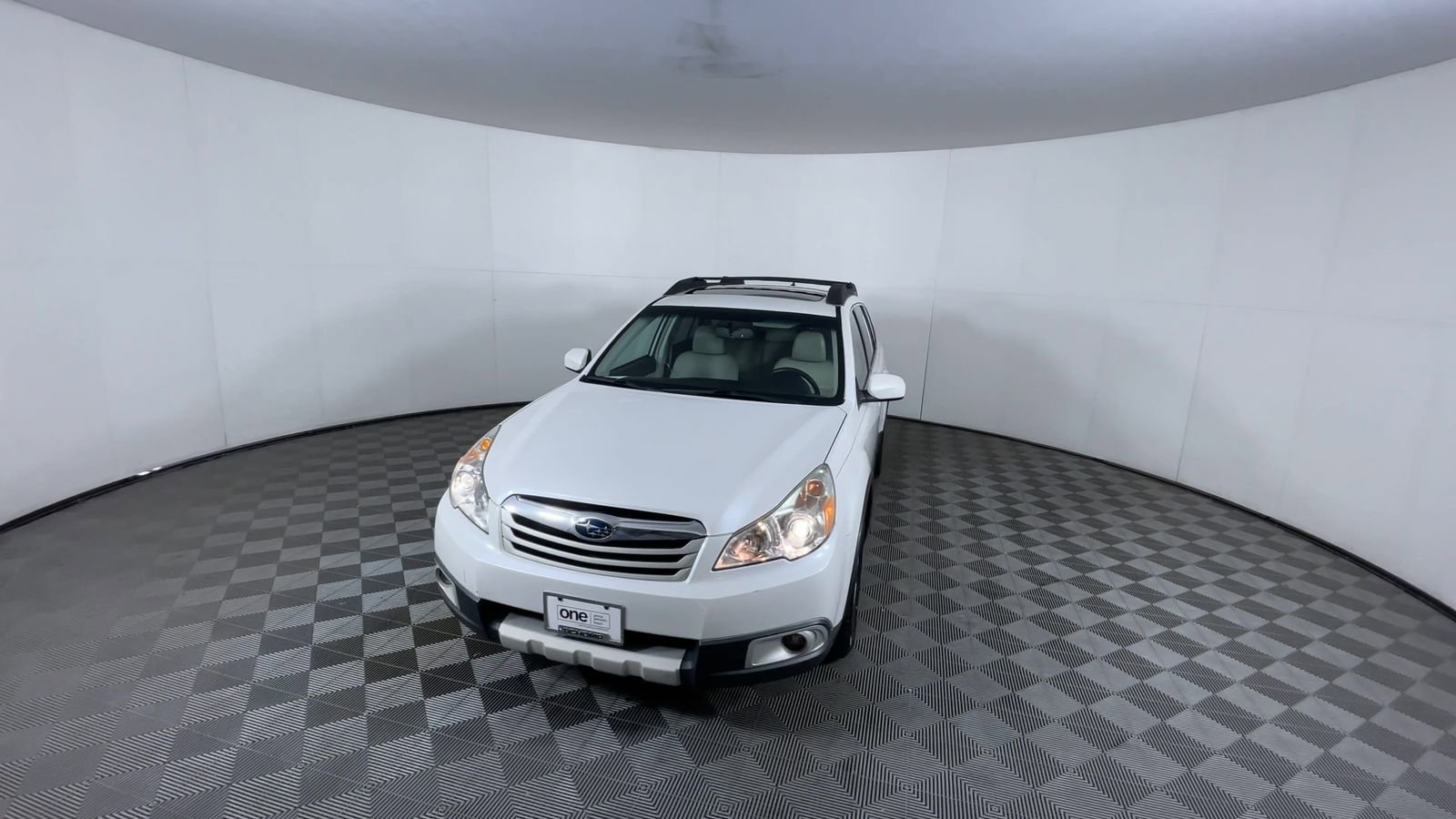 Used 2011 Subaru Outback 2.5i Limited AWD/4WD image 3