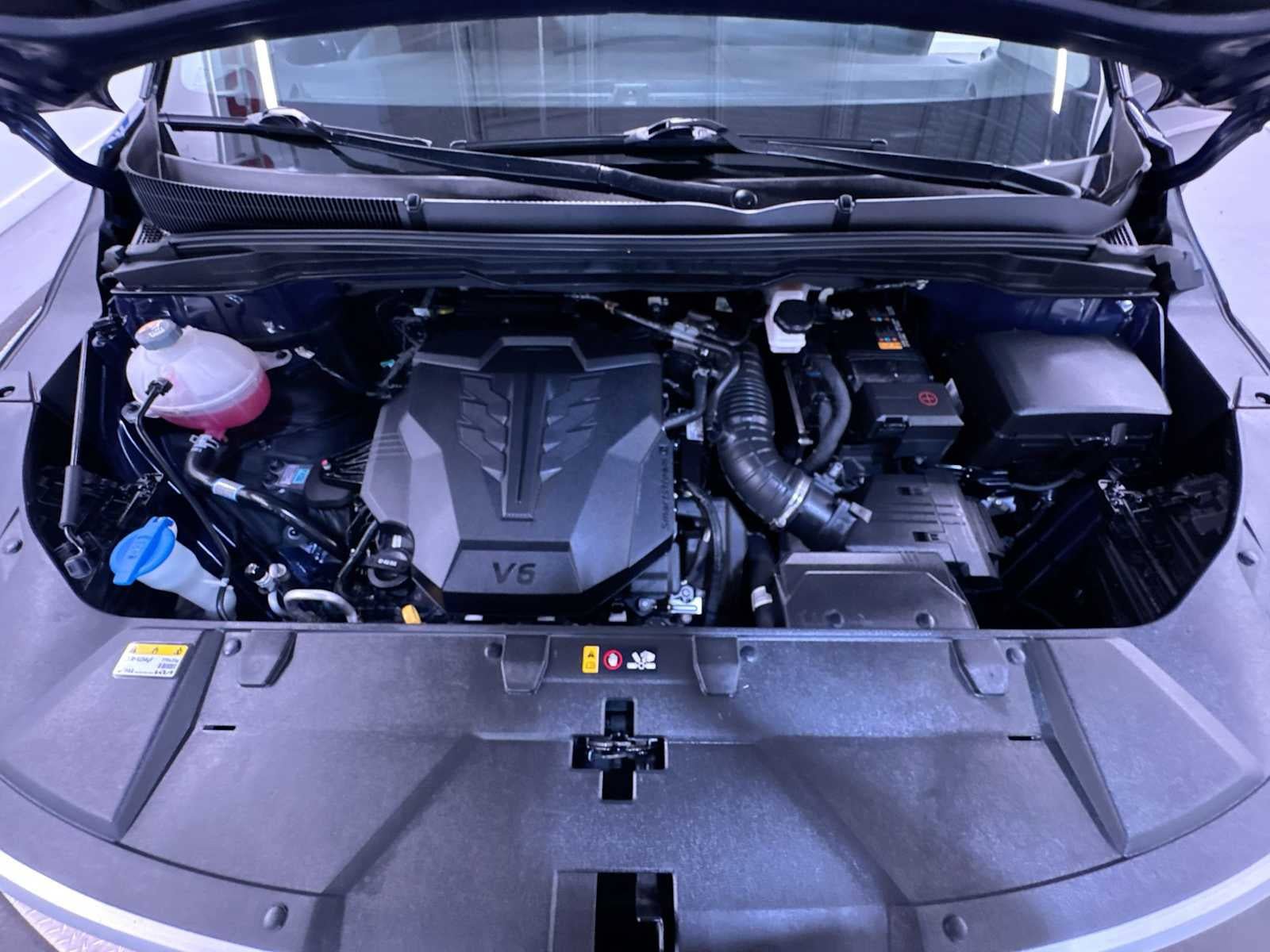 Used 2023 Kia Carnival LX FWD image 11