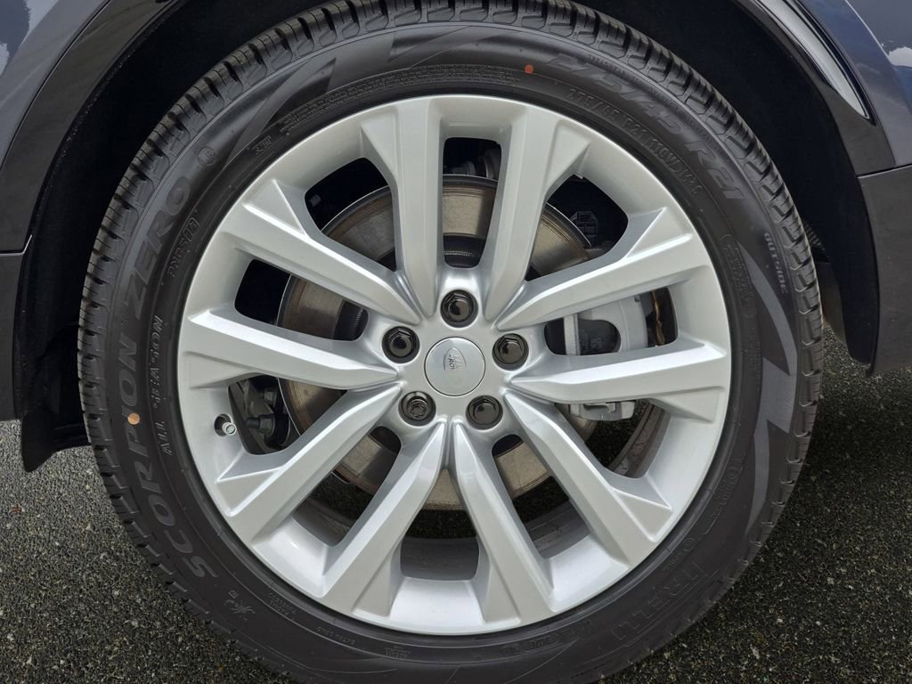 New 2026 Land Rover Discovery Limited Edition AWD/4WD image 36