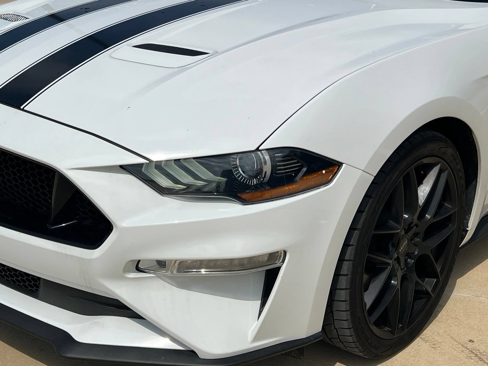 Used 2022 Ford Mustang GT Premium w/ Equipment Group 401A RWD image 4