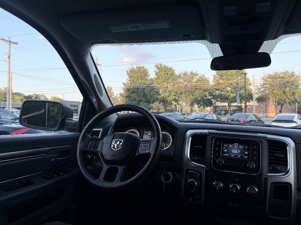 Used 2017 RAM 1500 Classic SLT AWD/4WD image 16