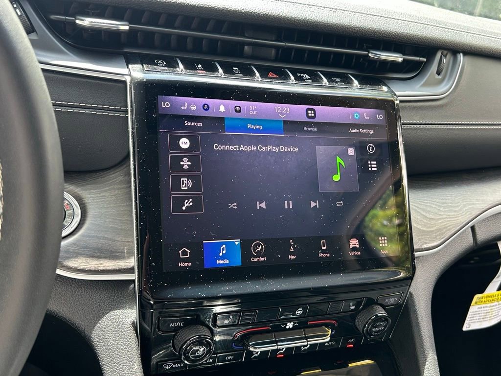 Used 2024 Jeep Grand Cherokee Limited w/ Black Appearance Package image 54