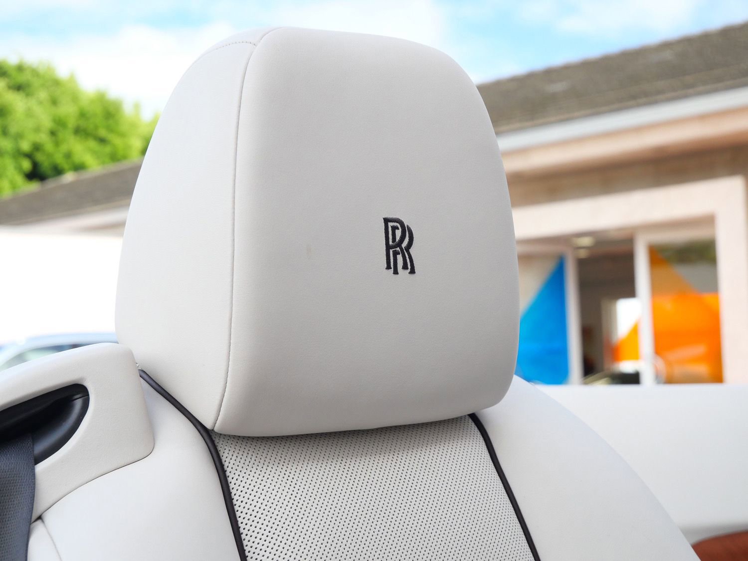 Used 2017 Rolls-Royce Dawn RWD image 10