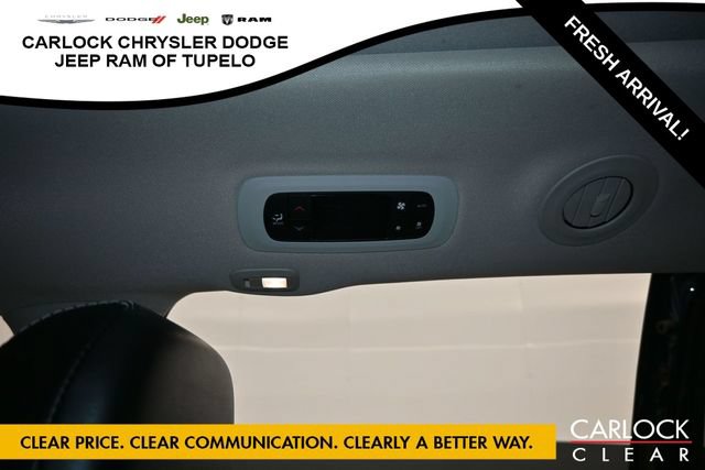 Used 2023 Chrysler Pacifica Limited FWD image 29