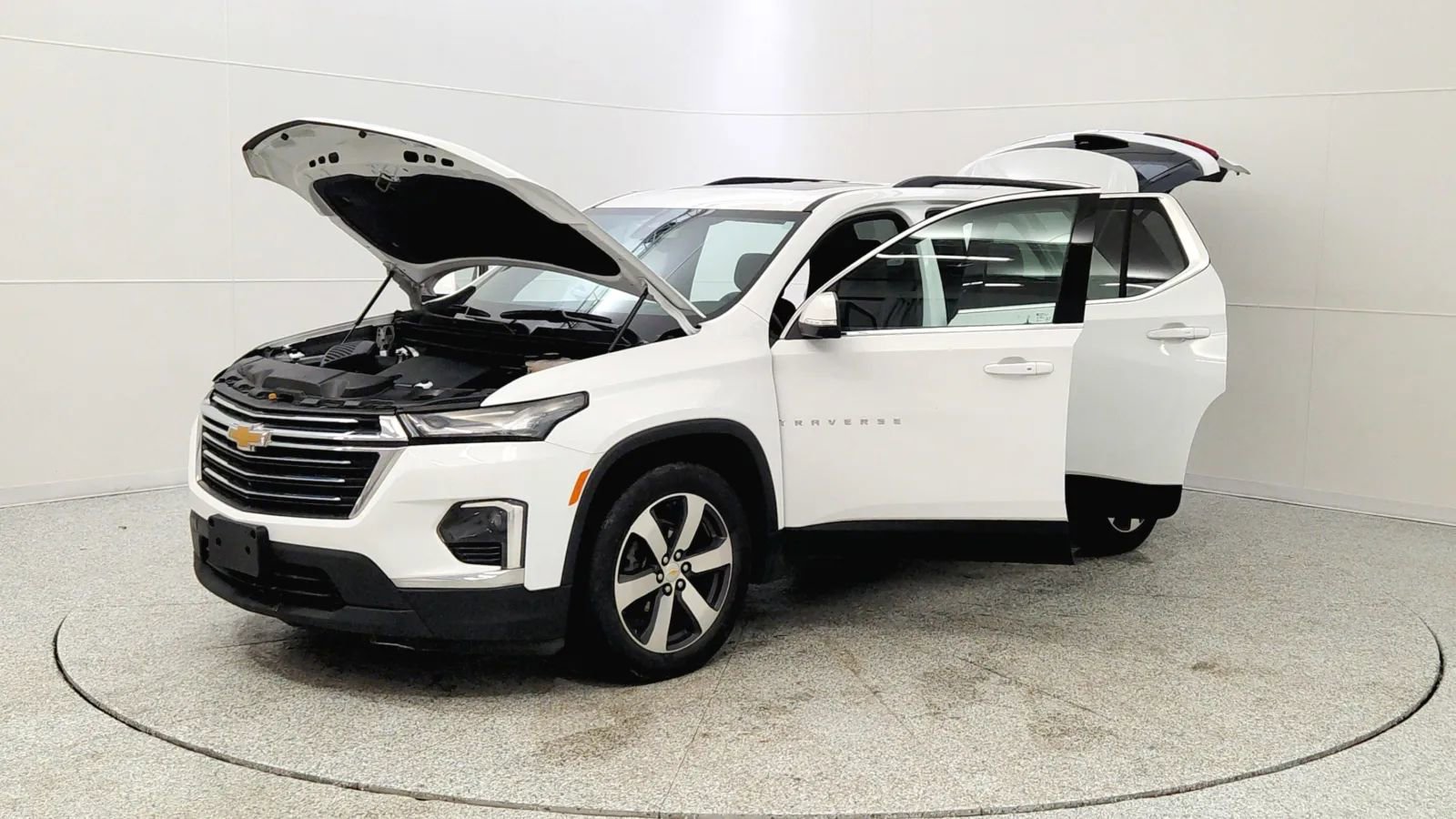 Used 2023 Chevrolet Traverse LT w/ LT Premium Package image 10