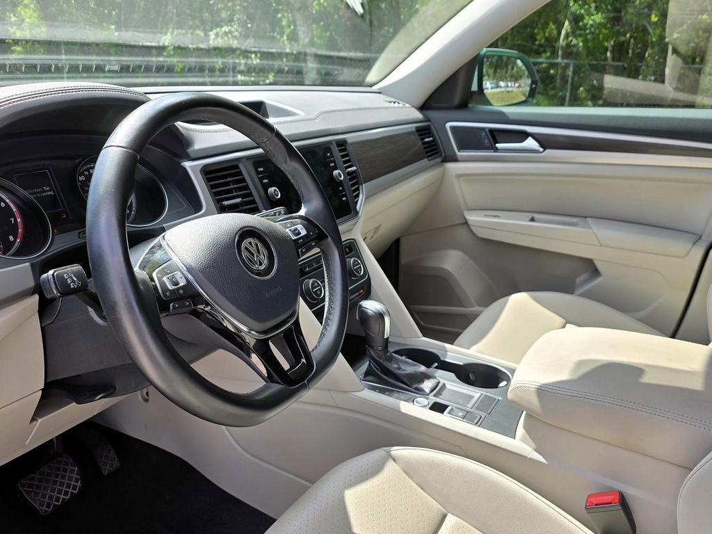 Used 2020 Volkswagen Atlas SE w/ Towing Package FWD image 18