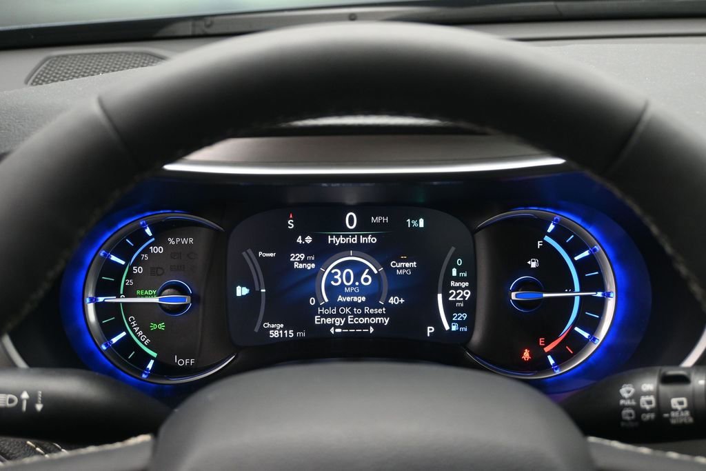 Used 2023 Chrysler Pacifica Limited w/ S Appearance Package FWD image 12