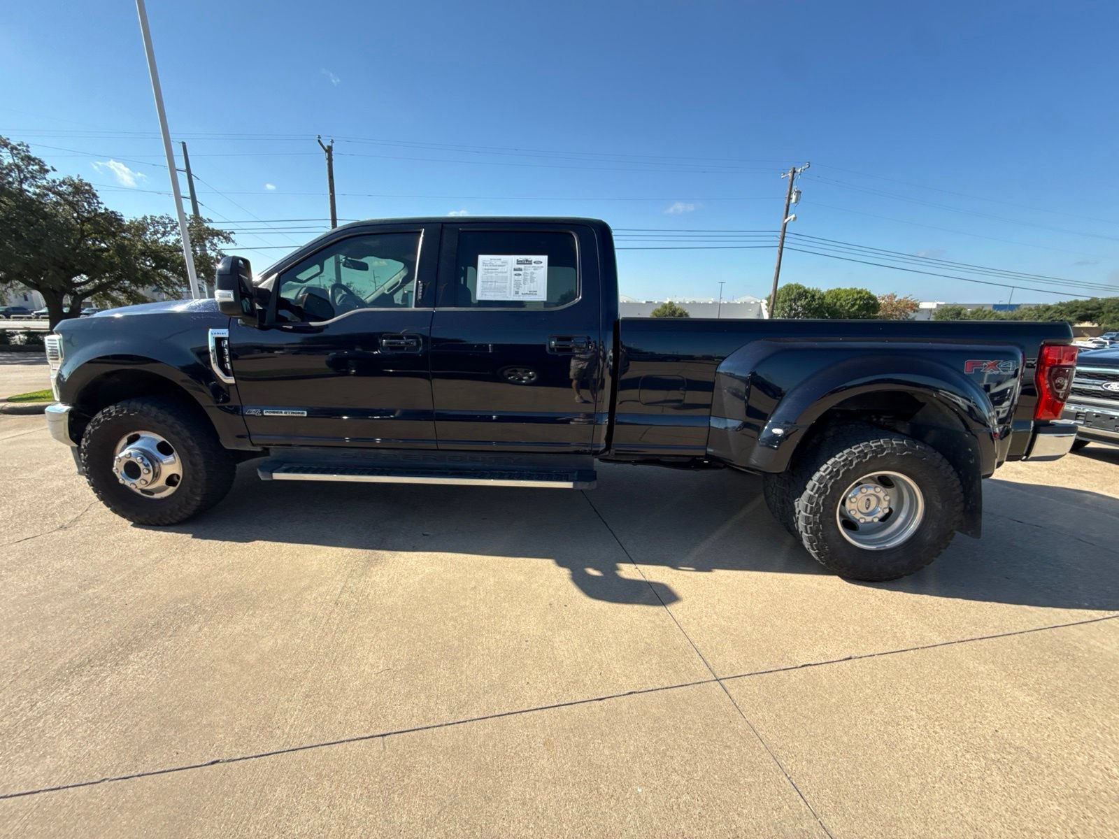 Used 2022 Ford F350 Lariat w/ Lariat Ultimate Package AWD/4WD image 4