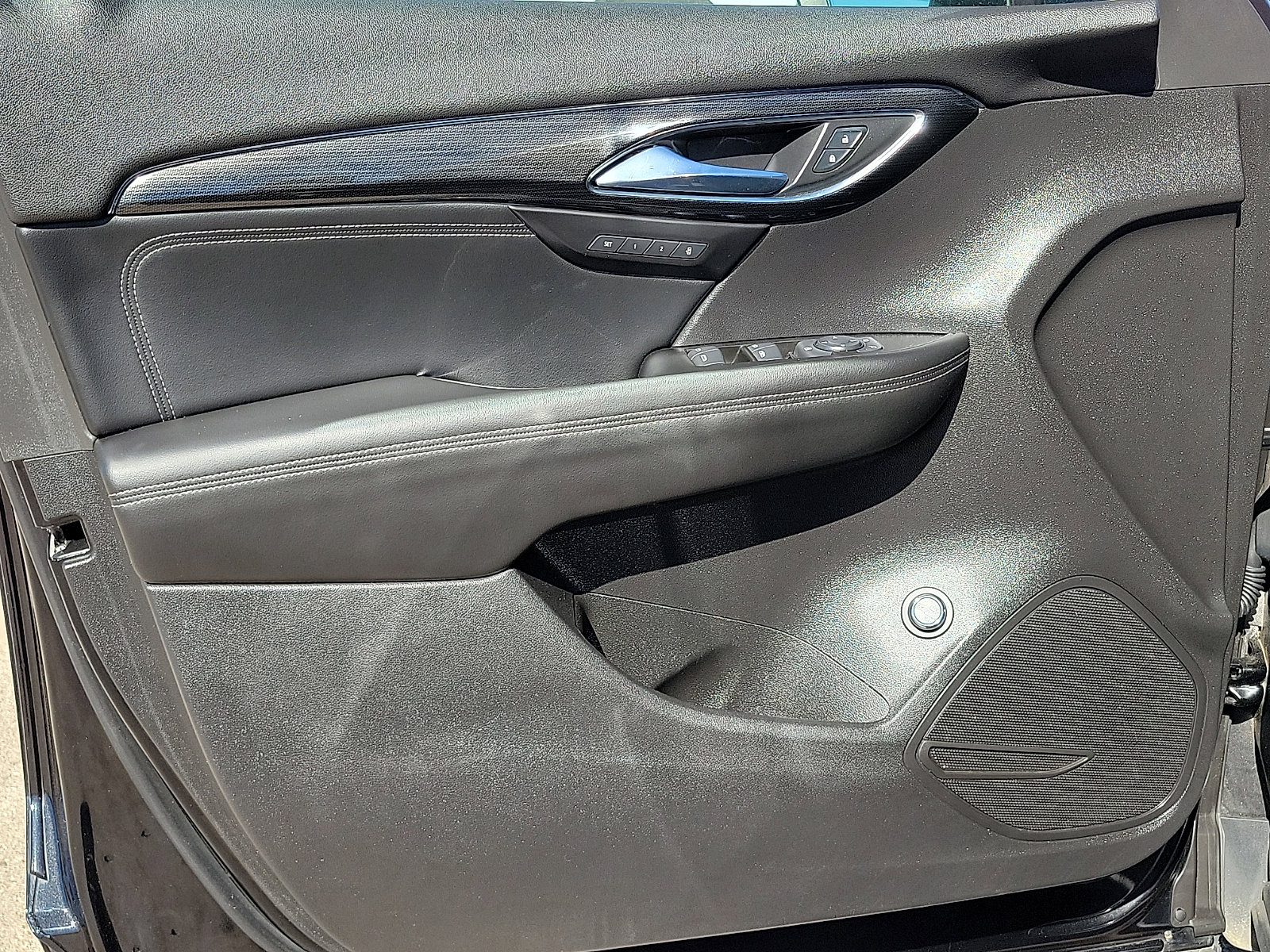Used 2023 Buick Envision Essence image 11