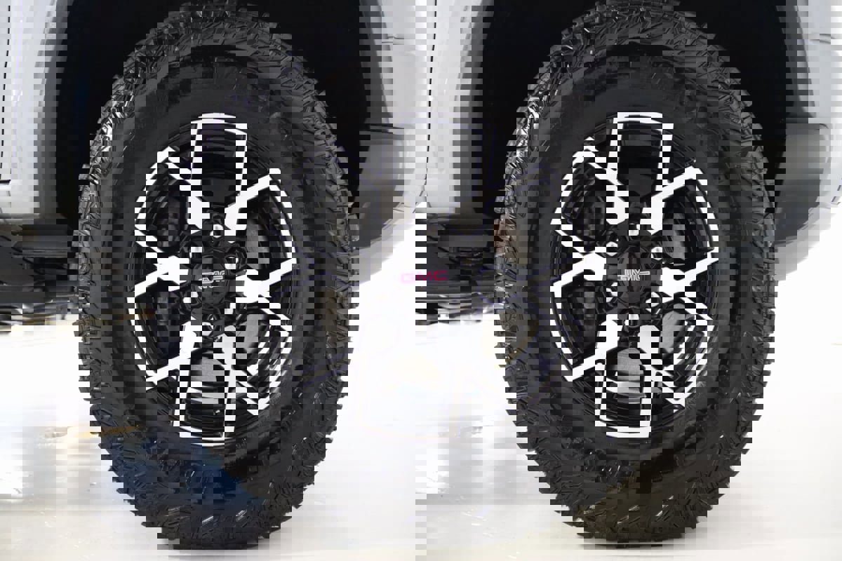 Used 2023 GMC Canyon AT4X image 83