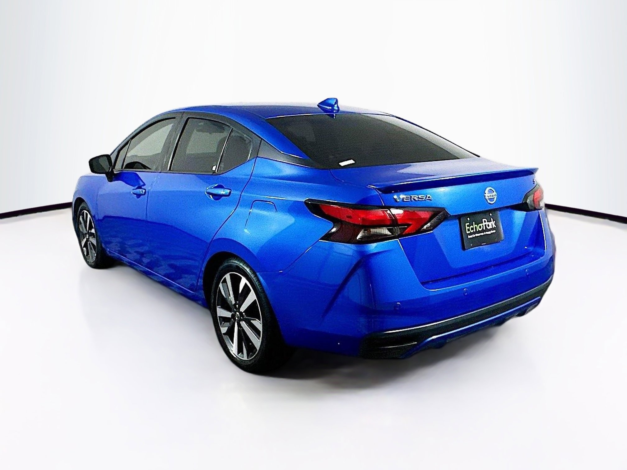 Used 2020 Nissan Versa SR w/ Convenience Package FWD image 5