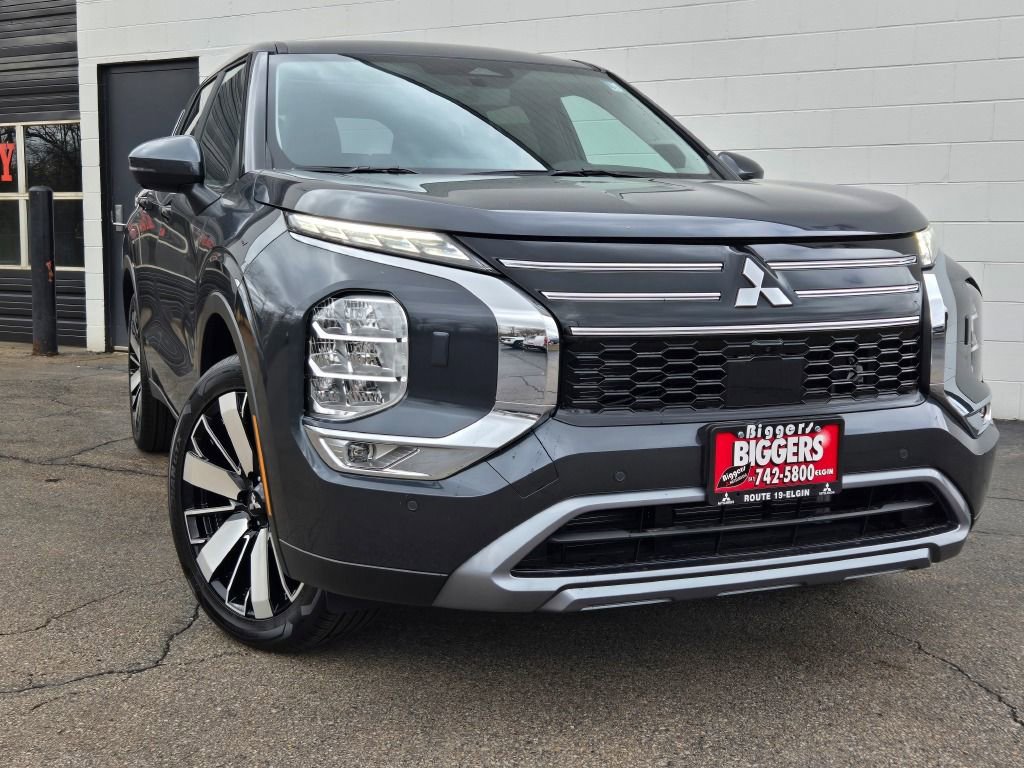 New 2025 Mitsubishi Outlander SE image 2