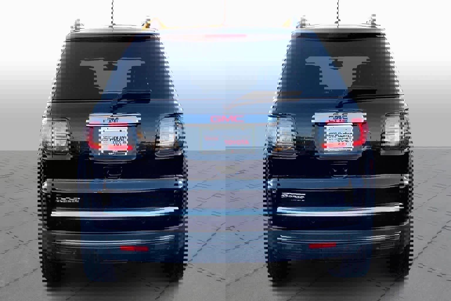 Used 2015 GMC Acadia SLT image 5