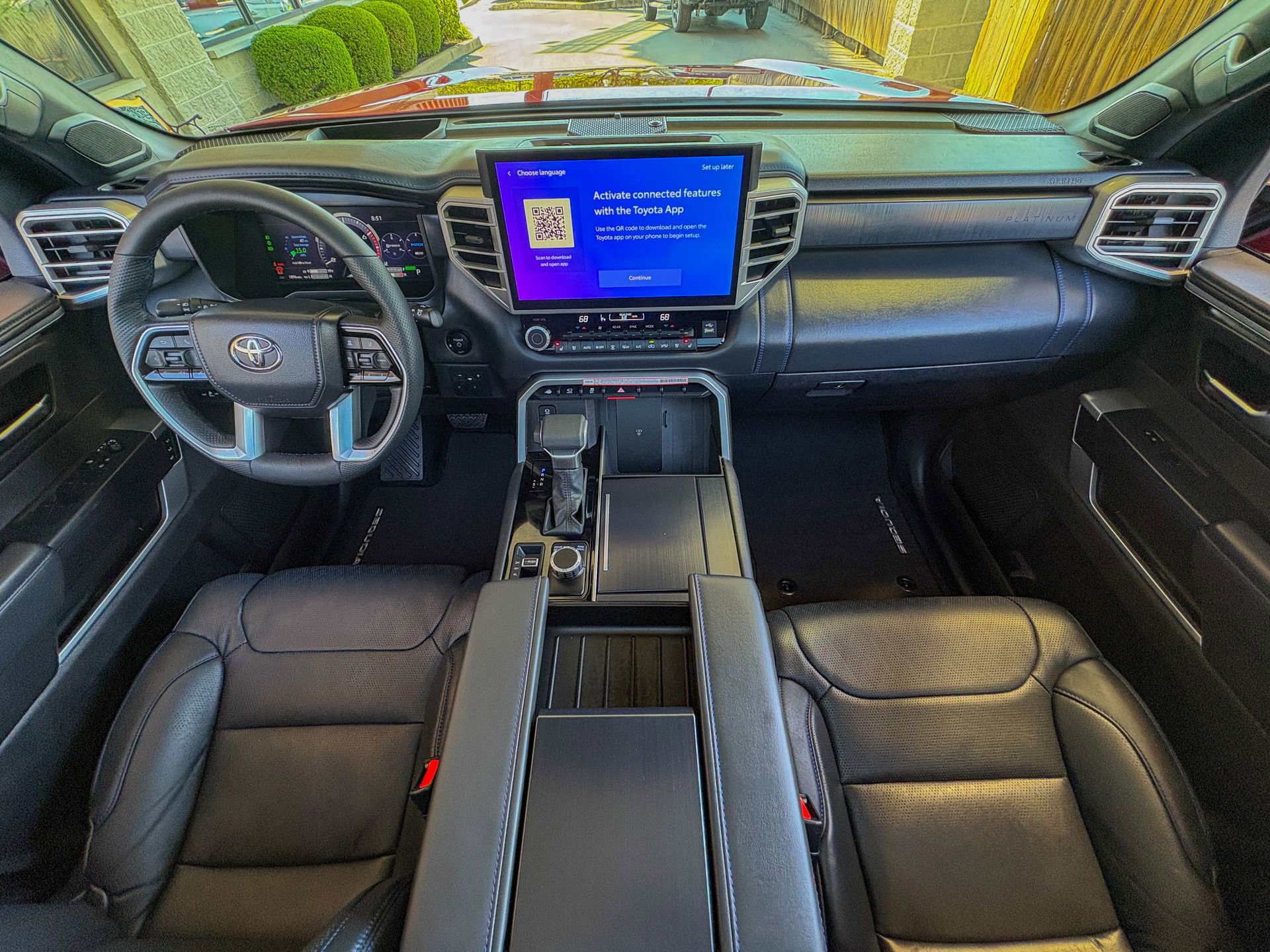 Used 2025 Toyota Sequoia Platinum AWD/4WD image 33