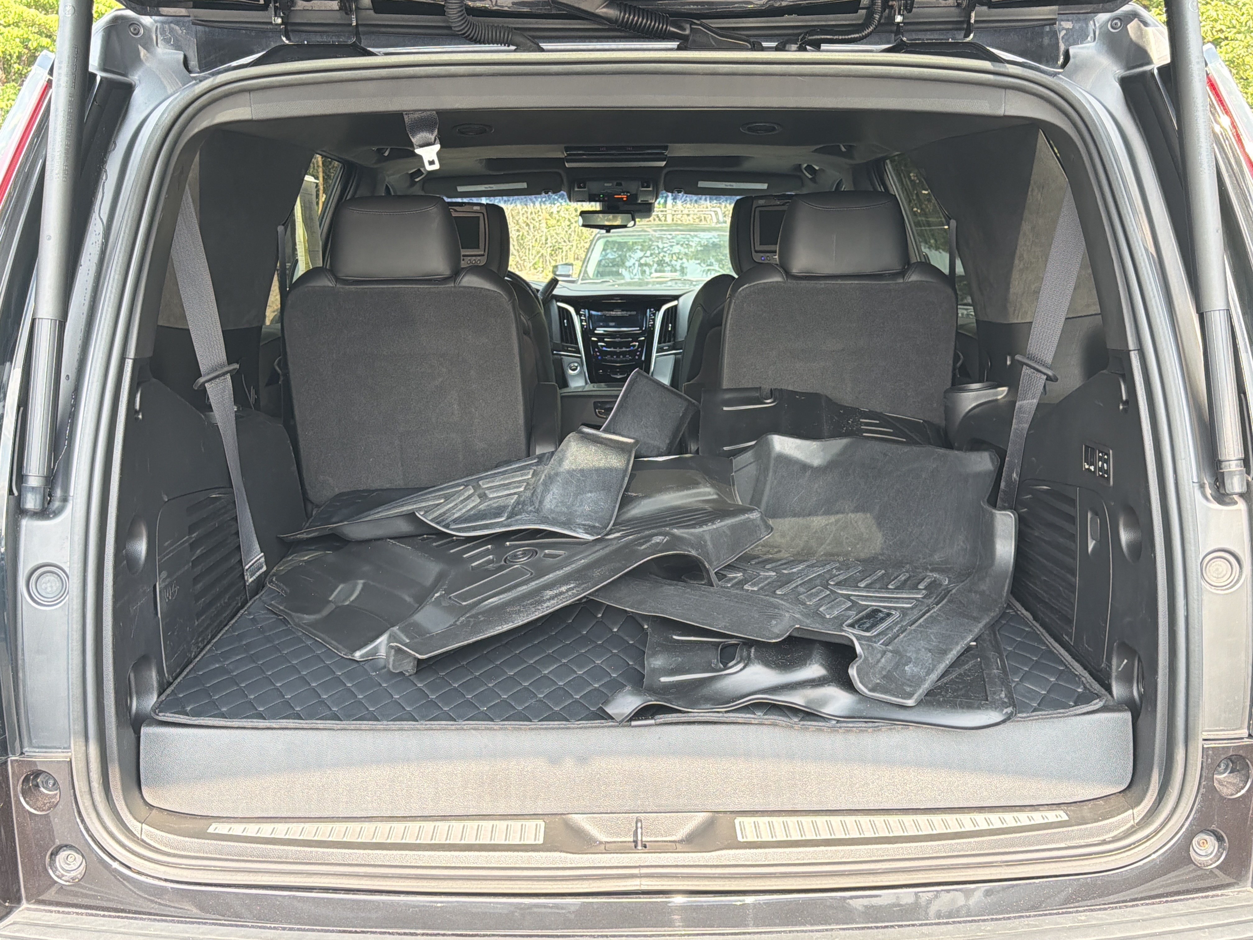 Used 2019 Cadillac Escalade Platinum AWD/4WD image 22