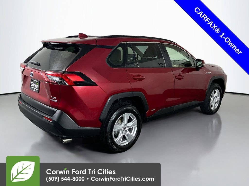 Used 2020 Toyota RAV4 XLE image 16