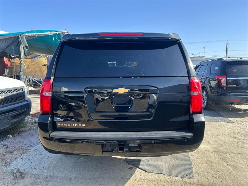 Used 2020 Chevrolet Suburban LT AWD/4WD image 7