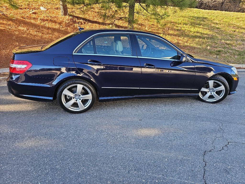 Used 2011 Mercedes-Benz E 350 4MATIC Sedan image 3