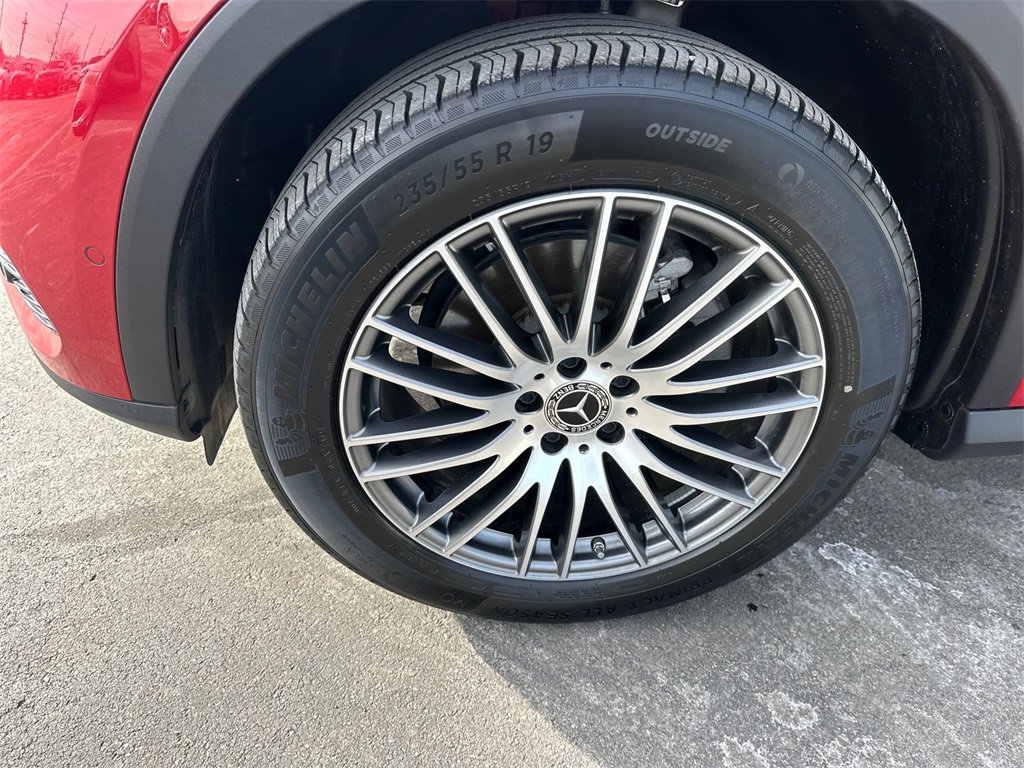 Certified 2025 Mercedes-Benz GLC 300 GLC 300 image 12