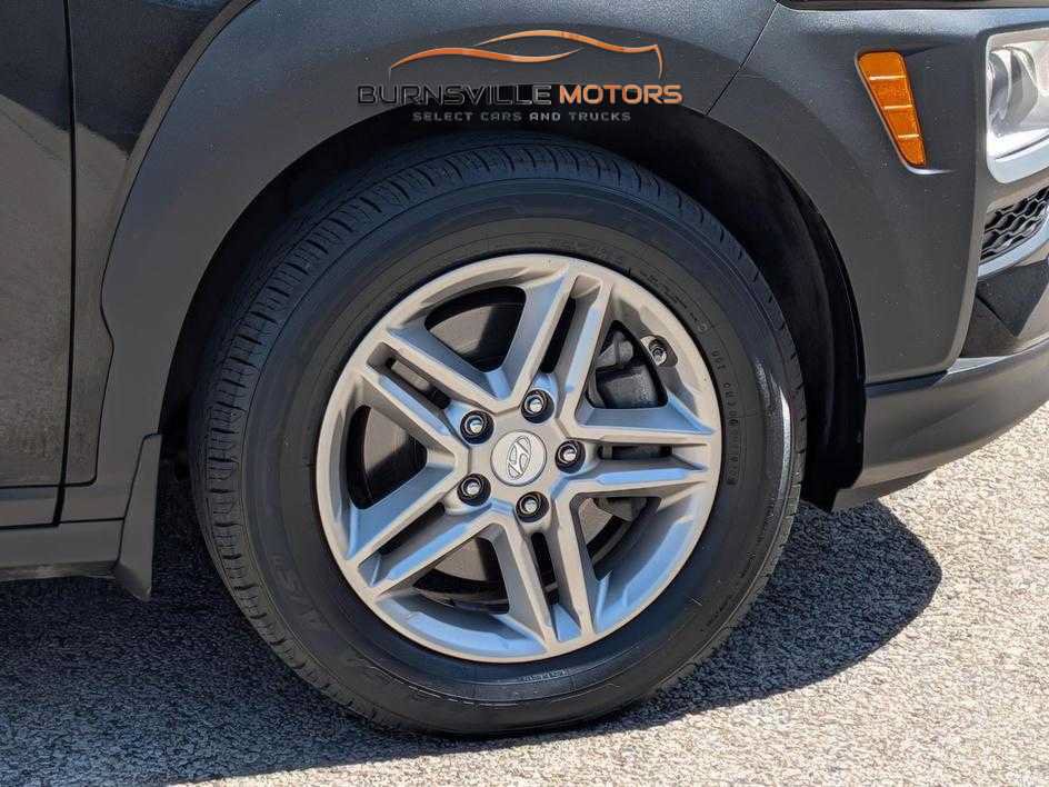 Used 2019 Hyundai Kona SE AWD/4WD image 9