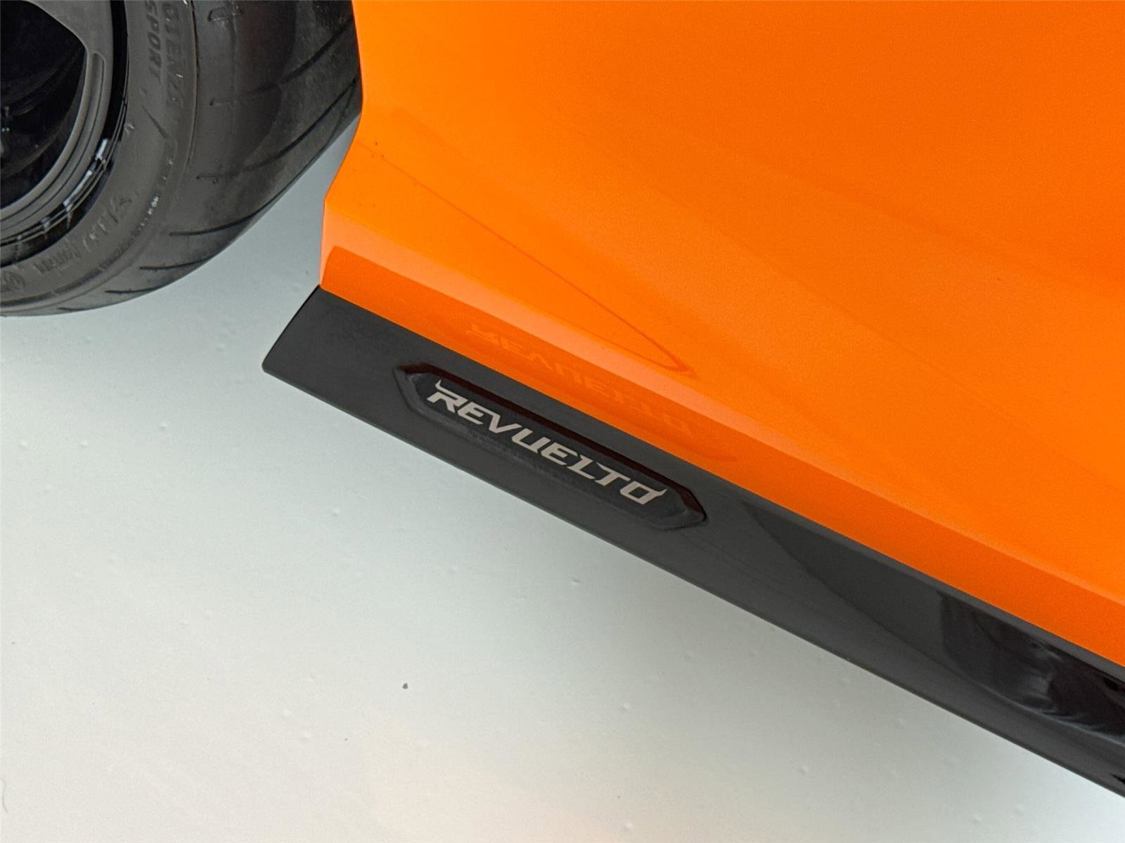 Used 2024 Lamborghini Revuelto image 37