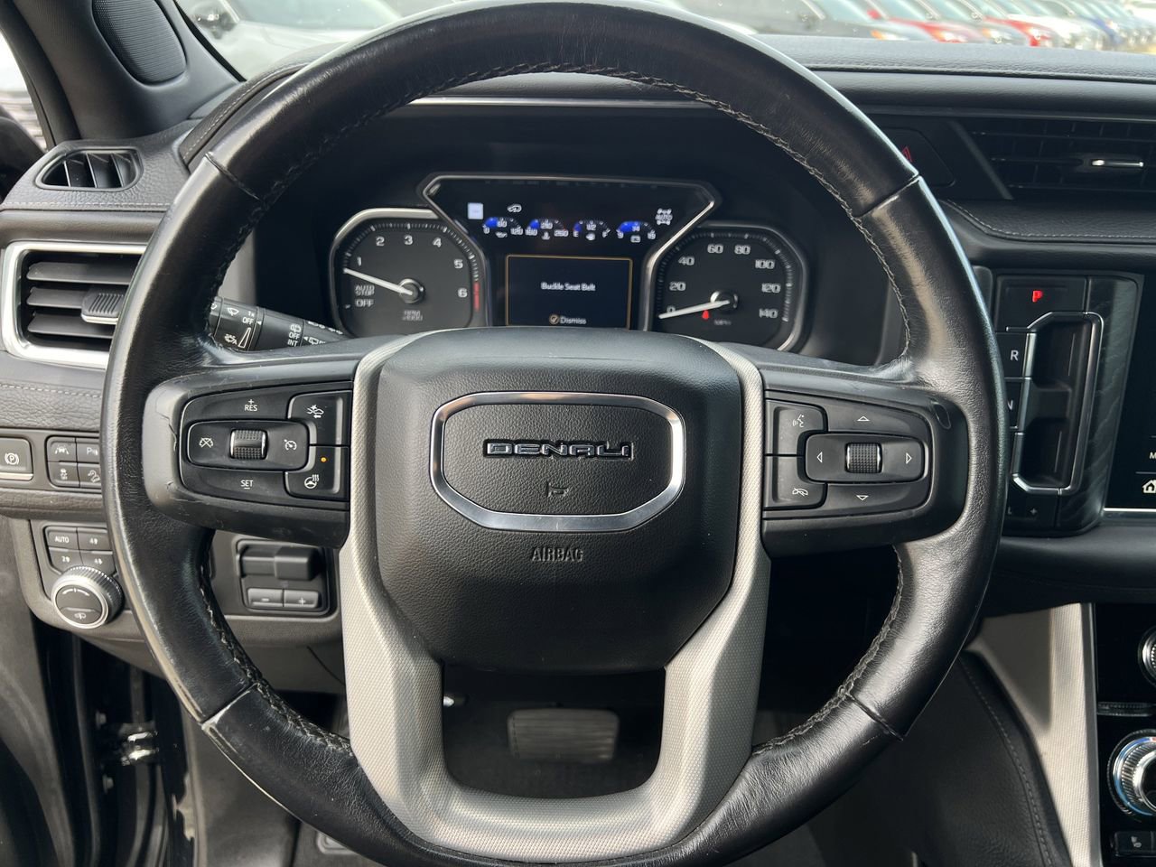Used 2021 GMC Yukon XL Denali w/ Denali Premium Package image 9