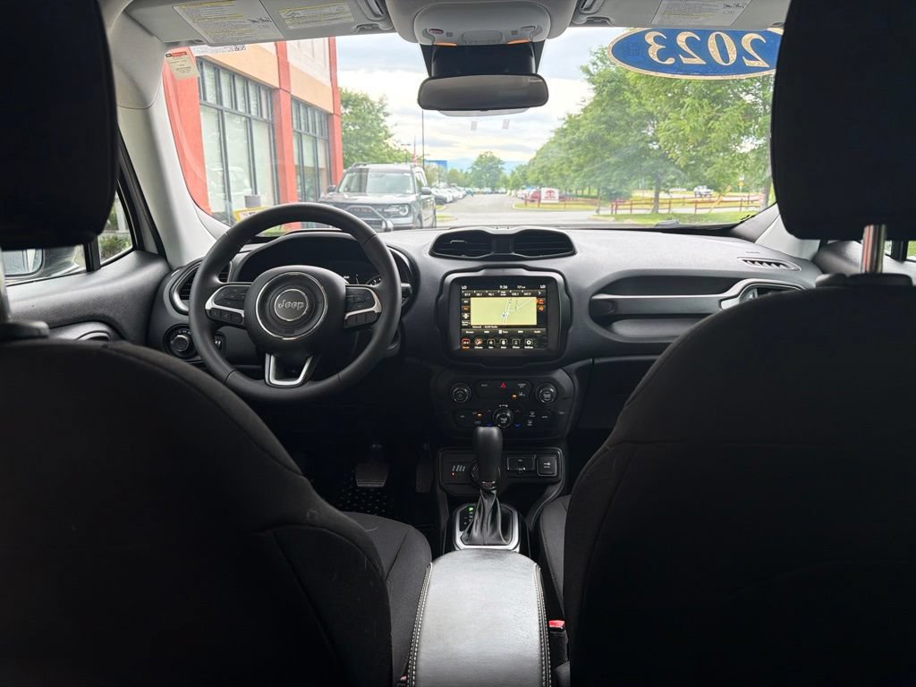 Used 2023 Jeep Renegade Latitude AWD/4WD image 44