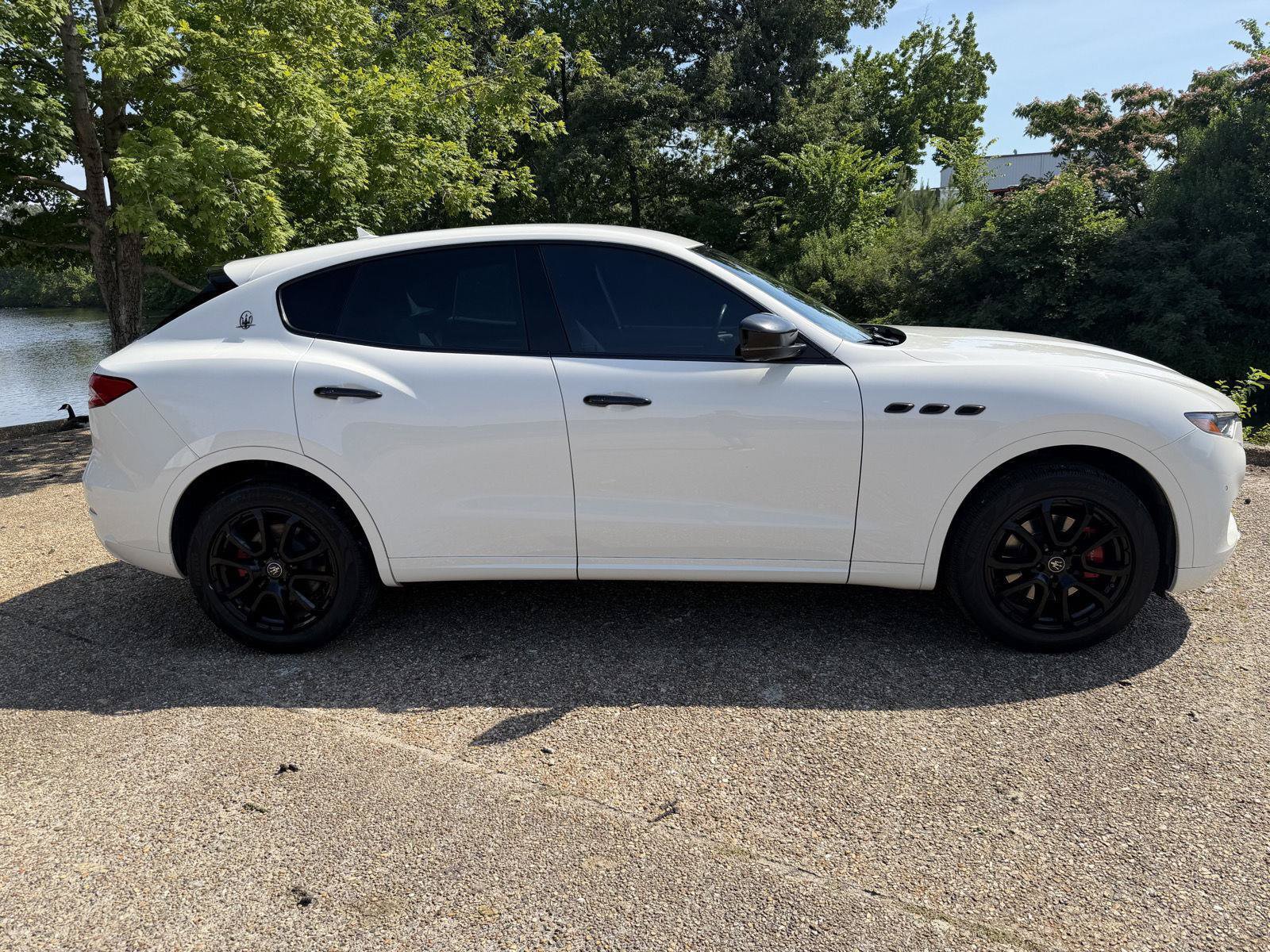 Used 2019 Maserati Levante AWD/4WD image 2