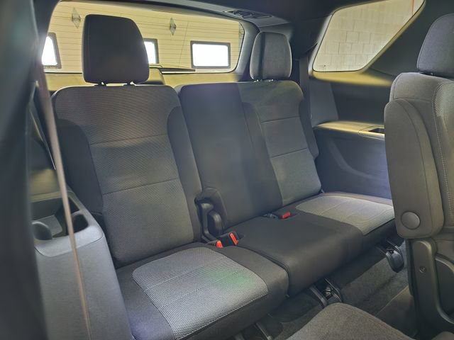 Used 2023 Chevrolet Traverse LT FWD image 17