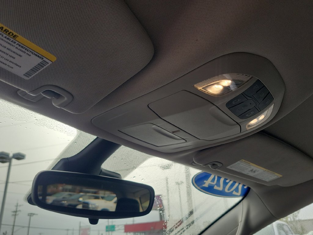 Used 2024 Chrysler Pacifica Touring-L FWD image 38