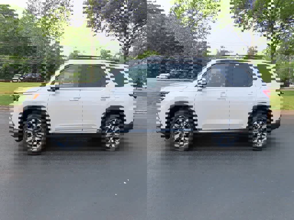 New 2025 Honda Pilot Touring image 3