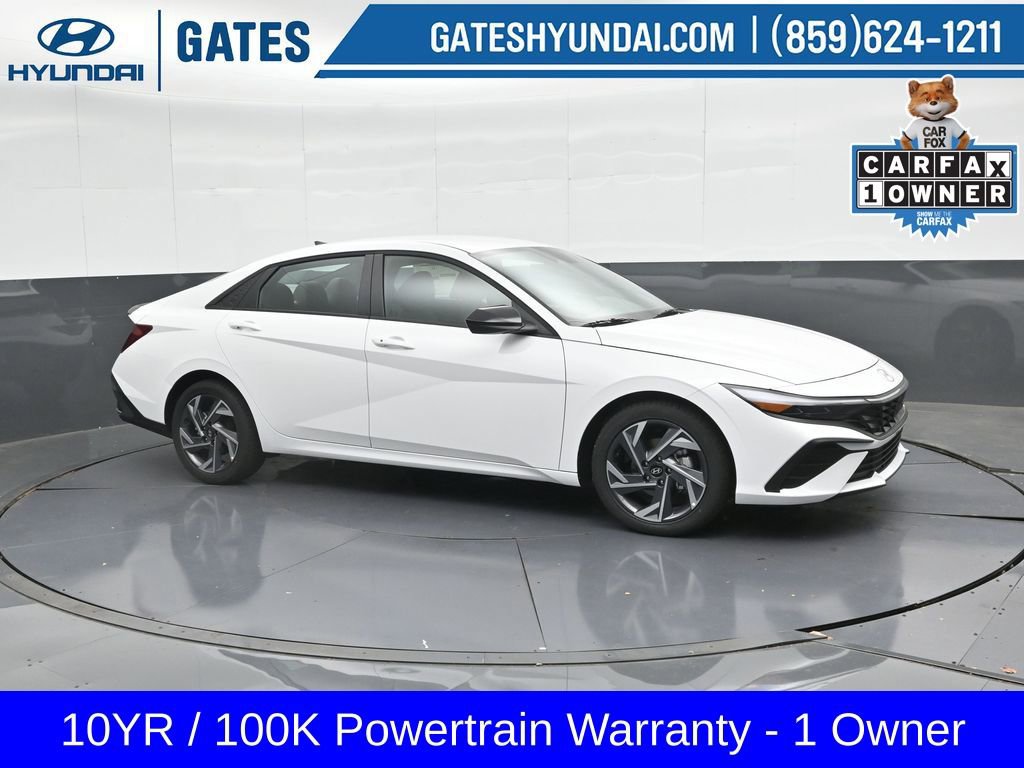 Used 2025 Hyundai Elantra Sport image 1